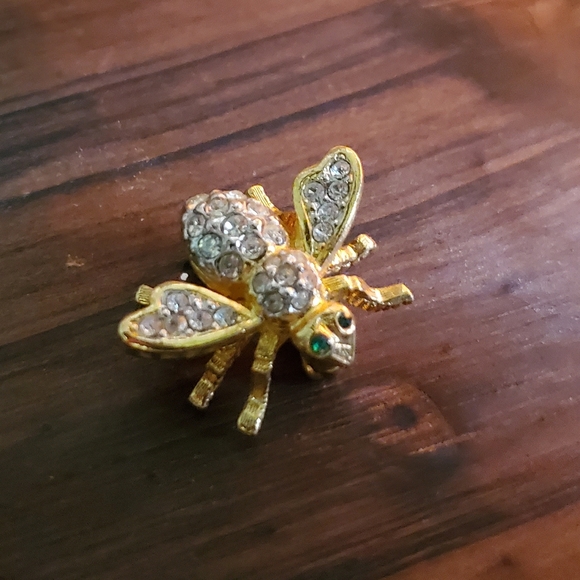Joan Rivers Bee Pin - Picture 4 of 5
